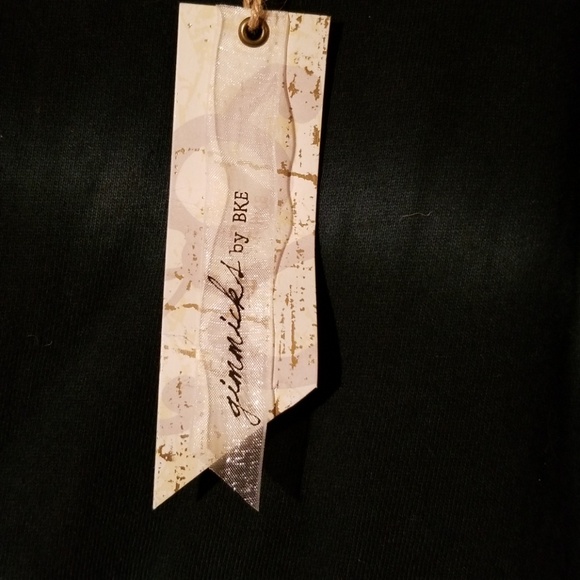 Gimmicks by BKE mixed fabric top - Picture 5 of 5